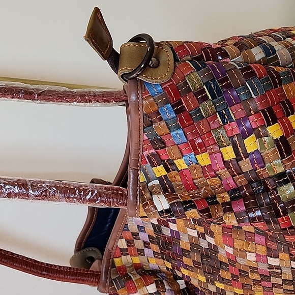 Amerileather Linwood Leather Tote Bag - Picture 9 of 16